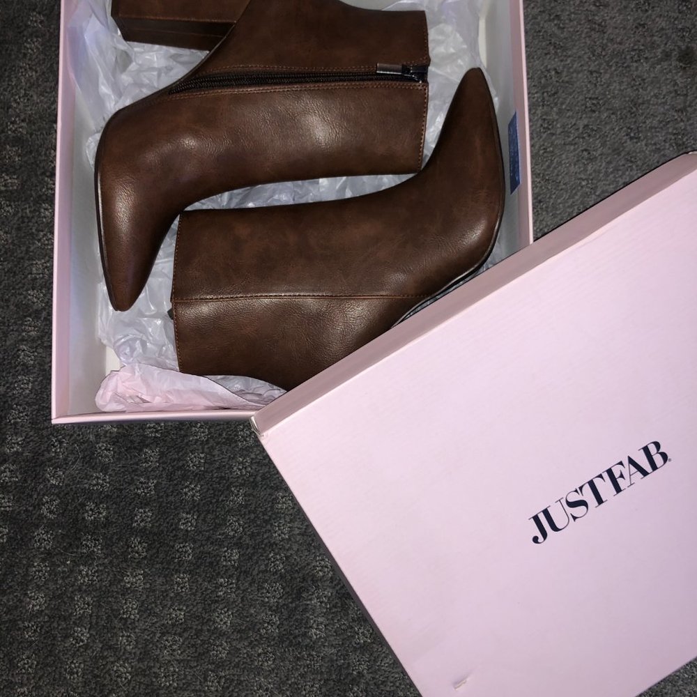 New Rosamund Brown Block Heeled Bootie (size 8.5) - Picture 6 of 12